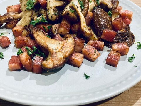 *おつまみに*きのことベーコンのうまうま炒め